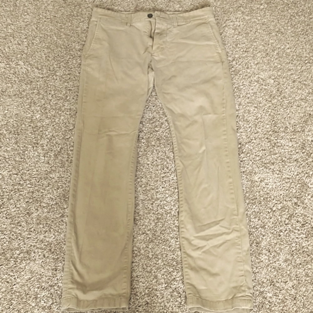Men's khaki pants
